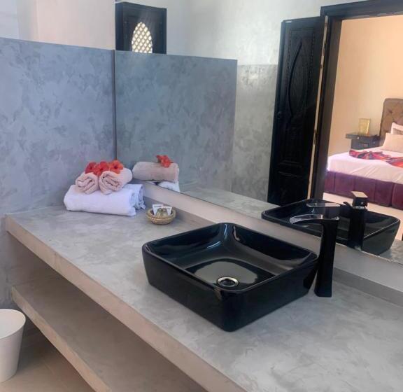 스탠다드 트리플 룸, Riad Le Jasmin