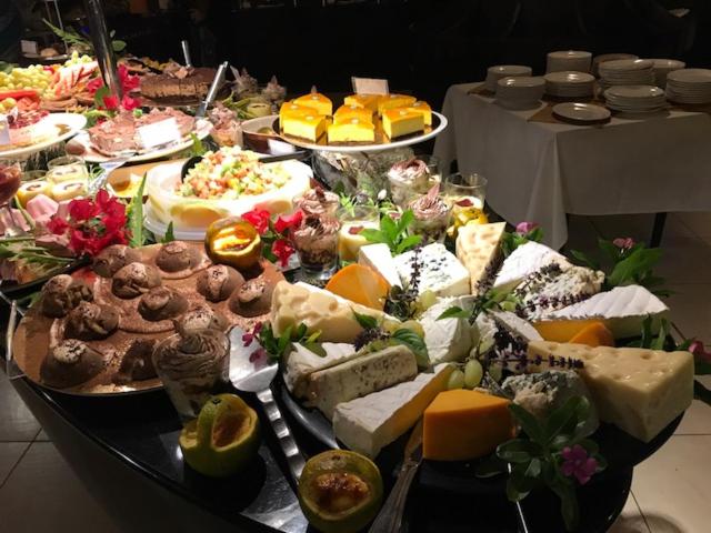 Deluxe Bungalow, Monitel