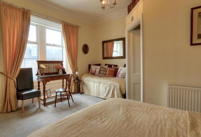 スーペリアトリプルルーム, The Tannochbrae