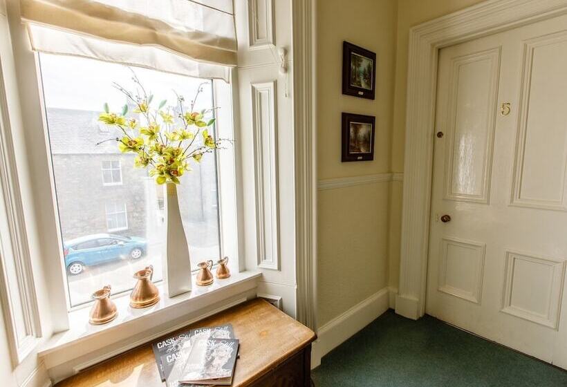 スーペリアールーム, The Tannochbrae