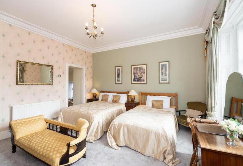 スーペリアトリプルルーム, The Tannochbrae