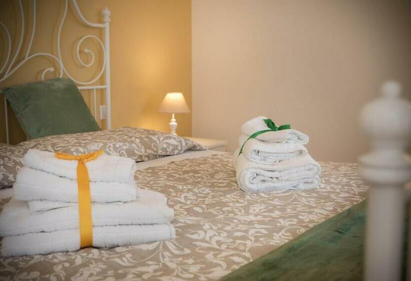 غرفة قياسية مزوَّدة بشُرفة, La Casa Di Amedeo