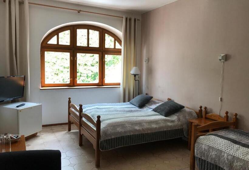 标准三人间, Club M.k.m. Modra