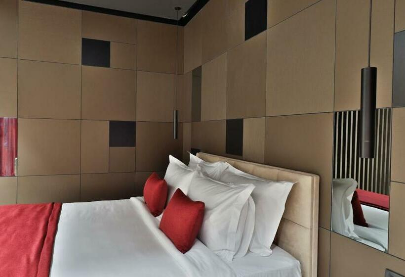 سوییت جونیور, Venus