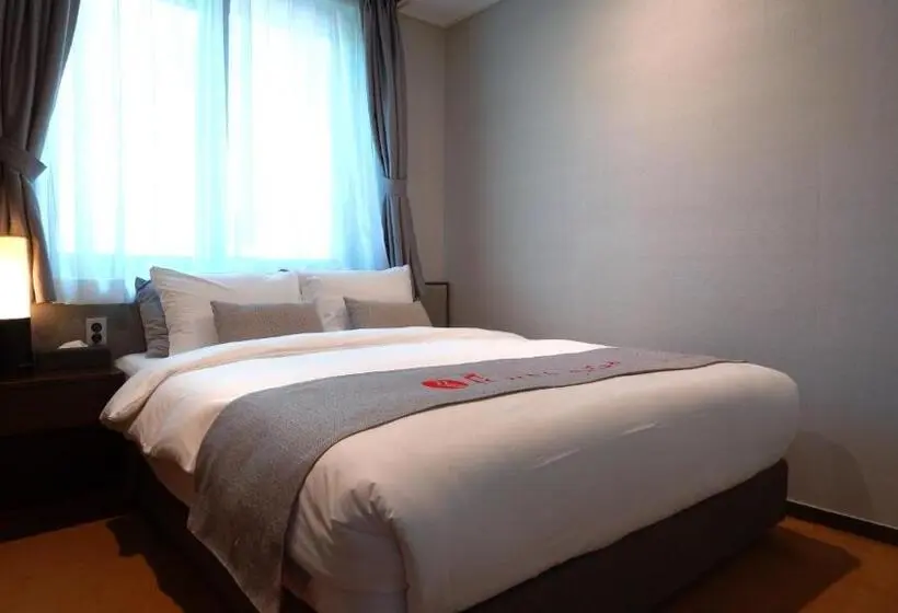 Villa 1 Makuuhuone, Ramada Hotel & Suites By Wyndham Gangwon Pyeongchang