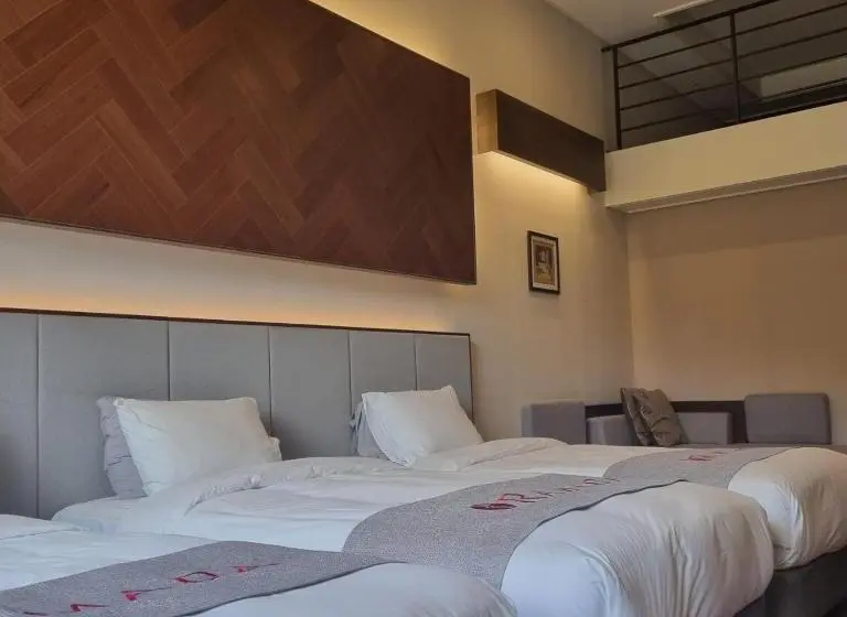 Deluxe Kolmen Hengen Huone, Ramada Hotel & Suites By Wyndham Gangwon Pyeongchang