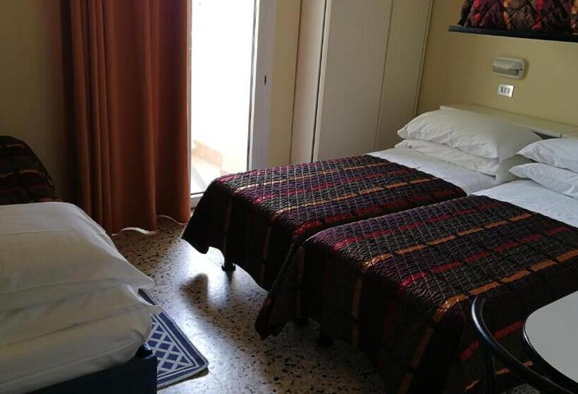 اتاق لوکس چهار تخته, Alaska