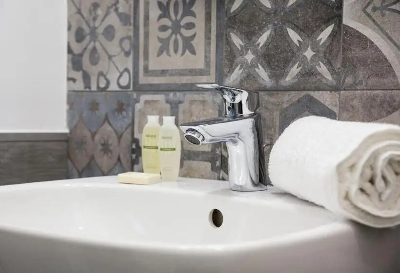 Habitació Estàndard, Amaka