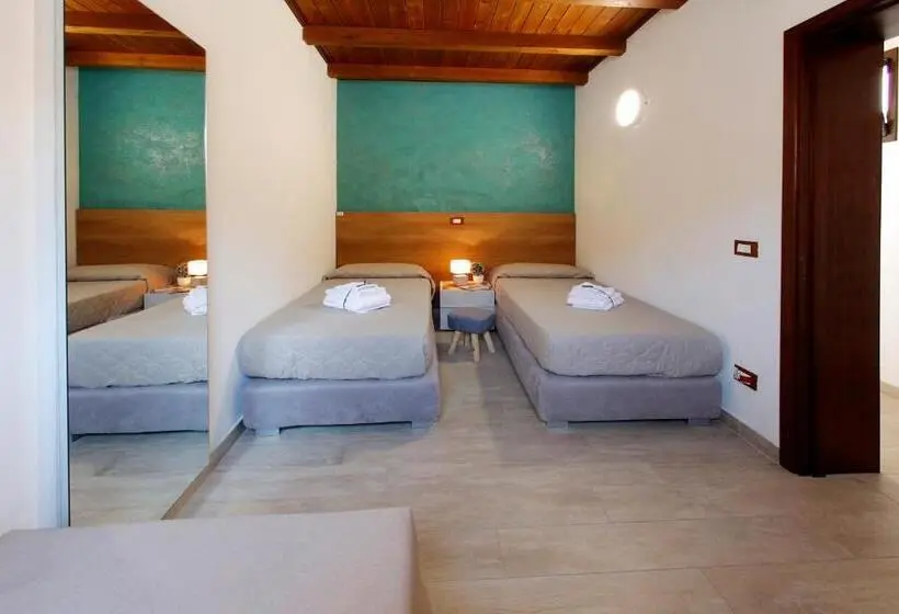 Habitació Quàdruple Estàndard, Amaka