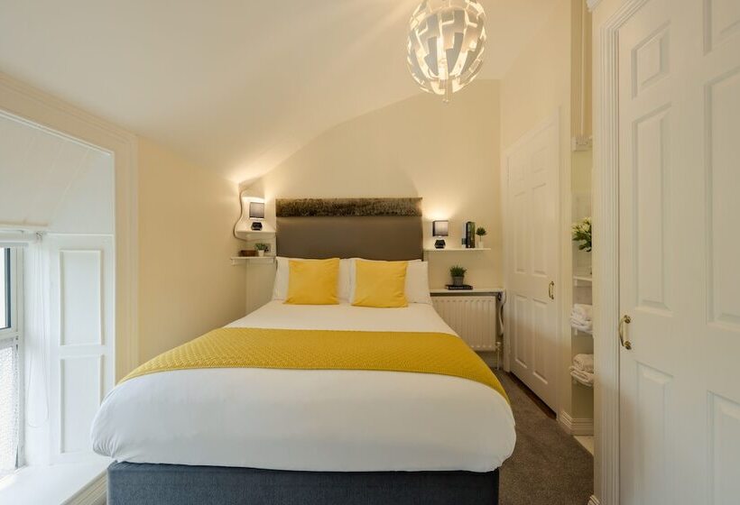 Номер Economy, The Waterfront