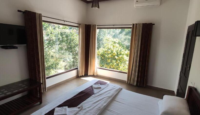 اتاق استاندارد با بالکن, Coffee And Pepper Plantation Homestay