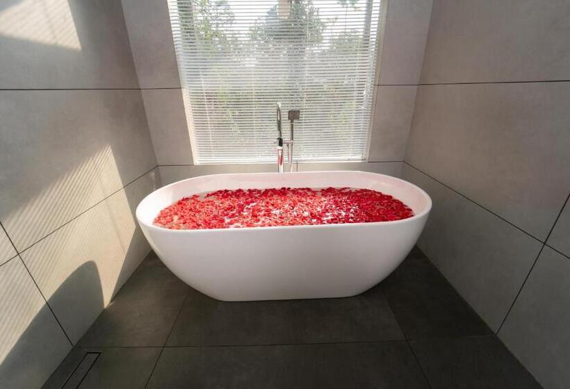 اتاق لوکس با بالکن, Coffee And Pepper Plantation Homestay