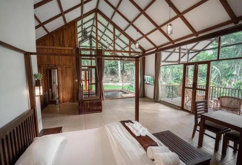 プール付き１ベッドルームヴィラ, Coffee And Pepper Plantation Homestay