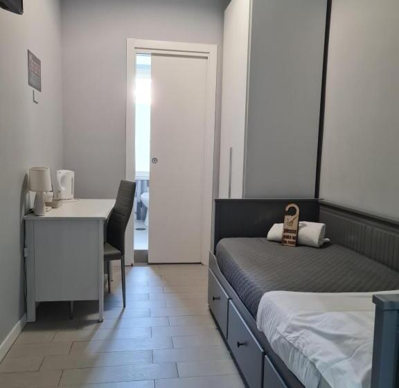 اتاق استاندارد یک نفره, Esposito Plaza S & Suite