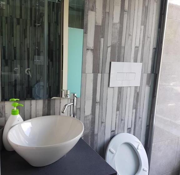 اتاق استاندارد یک نفره, Esposito Plaza S & Suite