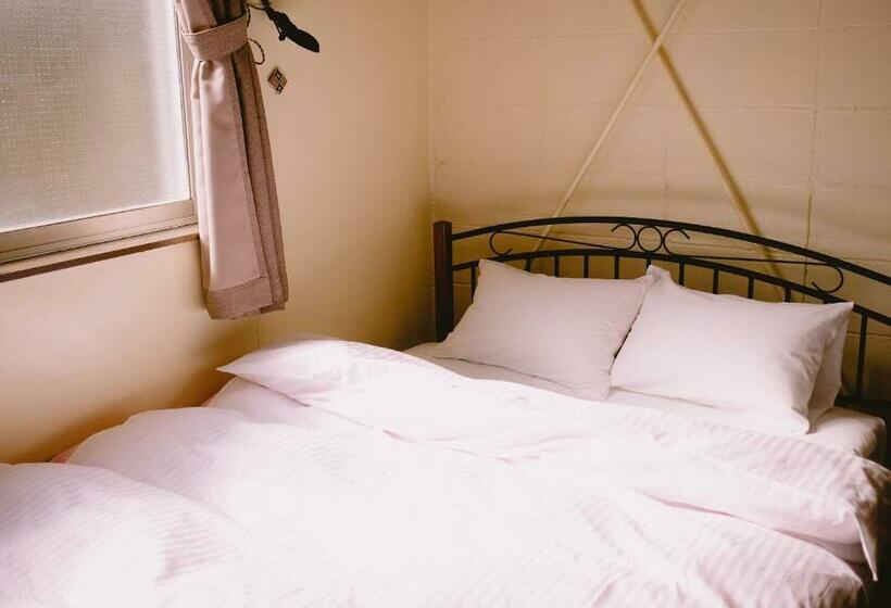 Economy Triple Room, Guesthouse Hitoyado