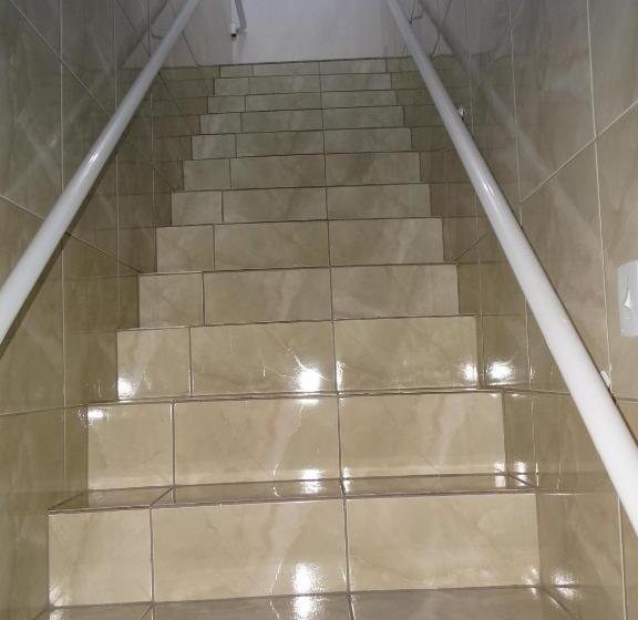 חדר בסיסי, Pousada Central