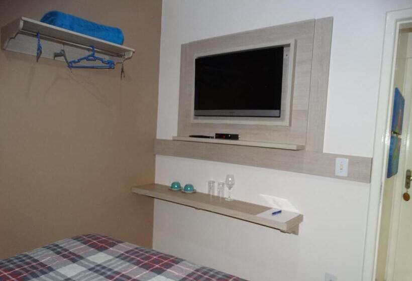 חדר בסיסי, Pousada Central