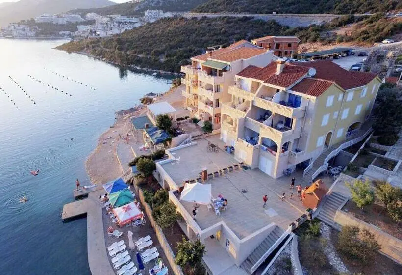 استودیوی استاندارد با چشم‌انداز دریا, Villa Jazina Pavlović