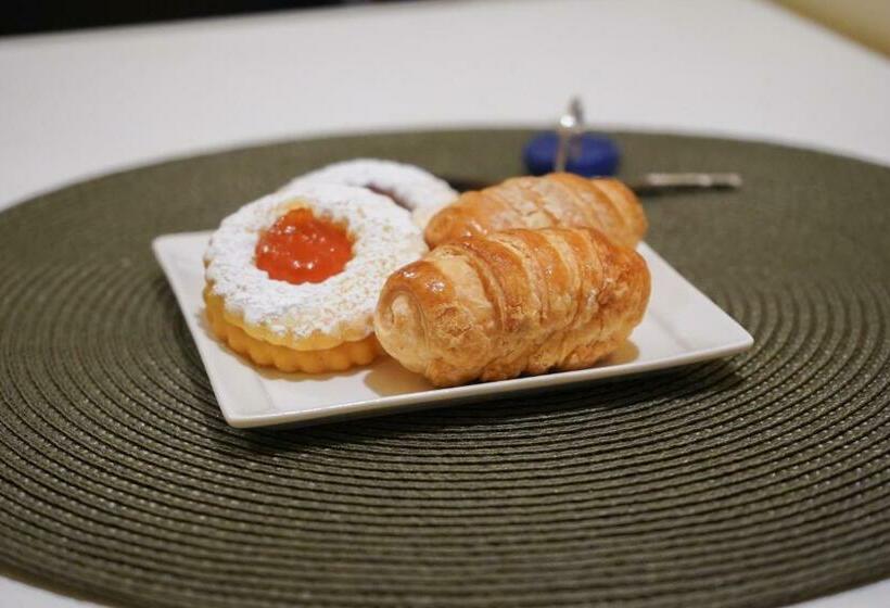 آپارتمان 1 خوابه, Emilia Studios