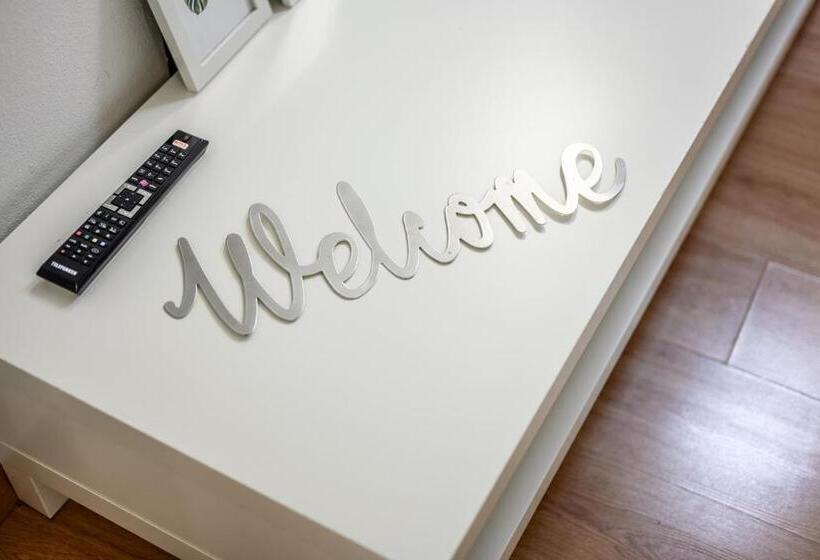 آپارتمان 1 خوابه, Emilia Studios