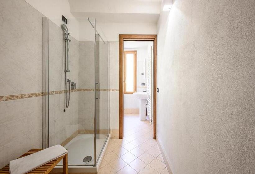 آپارتمان 1 خوابه, Emilia Studios