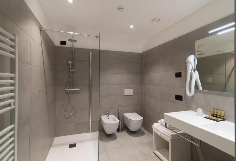 Standard Szoba Kilátással, Domaso