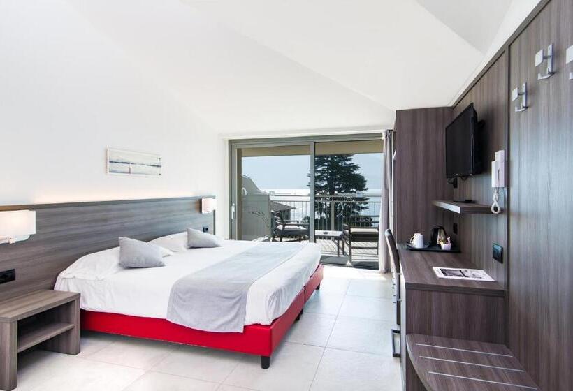 Standard Szoba Kilátással, Domaso