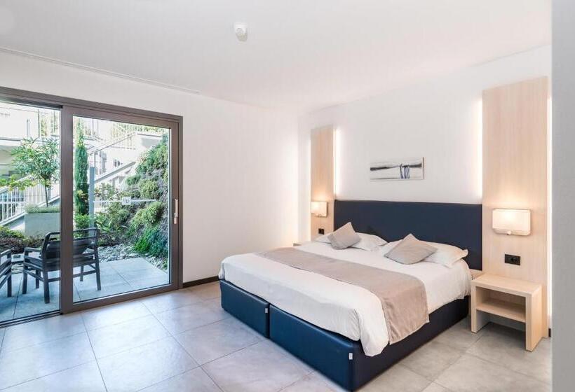 Kertre Néző Standard Szoba, Domaso