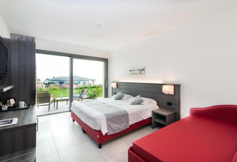 Háromágyas Standard Szoba, Domaso