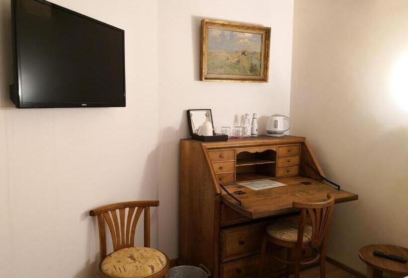 اتاق اکونومی, Torrione Trento