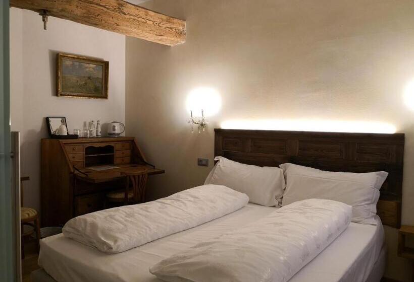 اتاق اکونومی, Torrione Trento