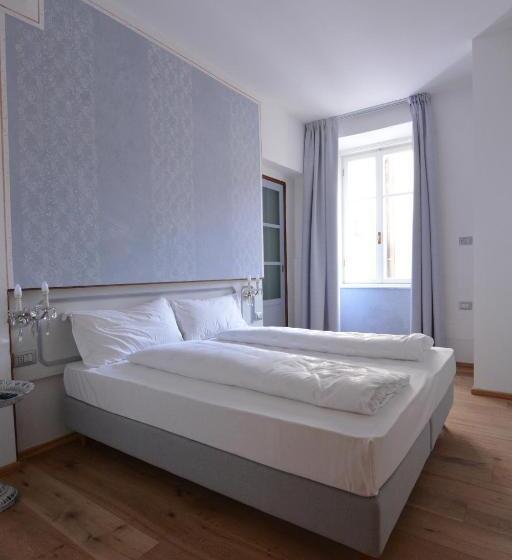 اتاق اکونومی, Torrione Trento