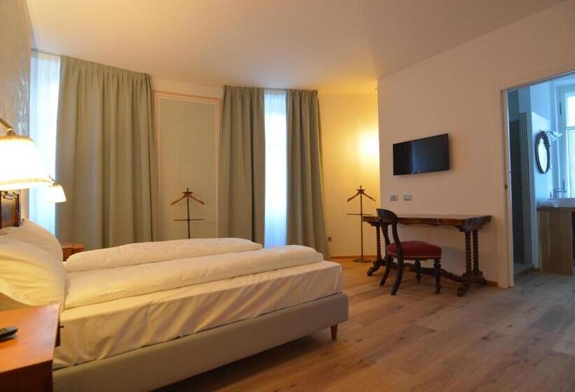 اتاق سوپریور, Torrione Trento