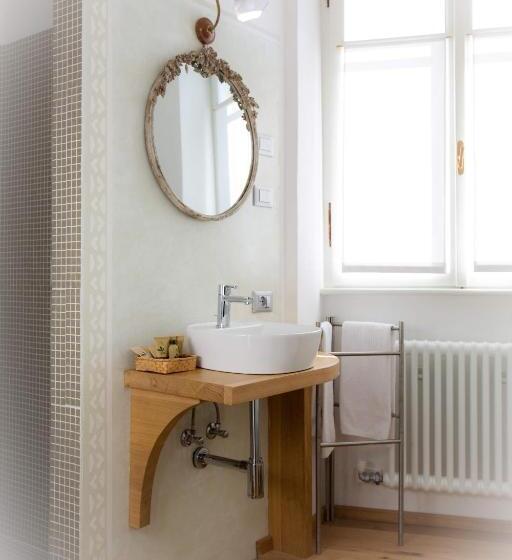 اتاق سوپریور, Torrione Trento