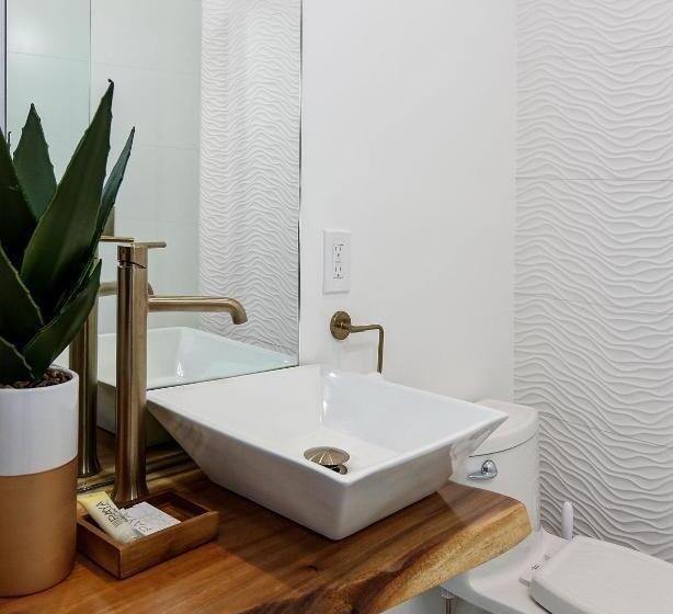 اتاق سوپریور با تخت بزرگ, Casablanca