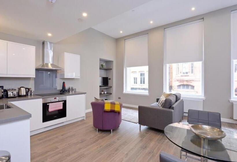 דירת חדר סופריור, Nelson Mandela Place Apartments