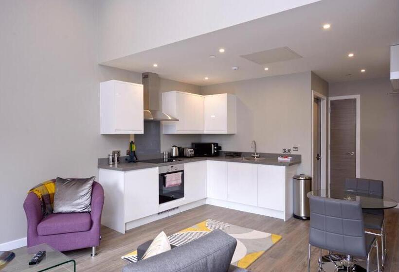דירת חדר סופריור, Nelson Mandela Place Apartments