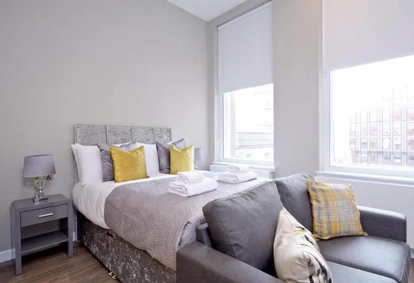 スタンダードスタジオ, Nelson Mandela Place Apartments