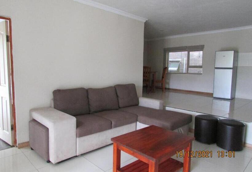 اتاق خانوادگی, Aloes Lodge