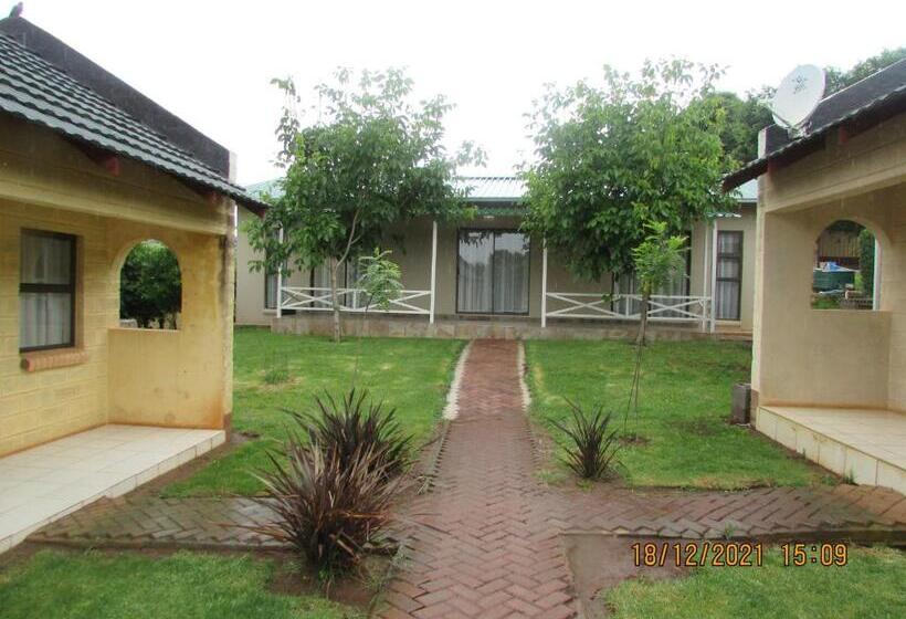 اتاق خانوادگی, Aloes Lodge