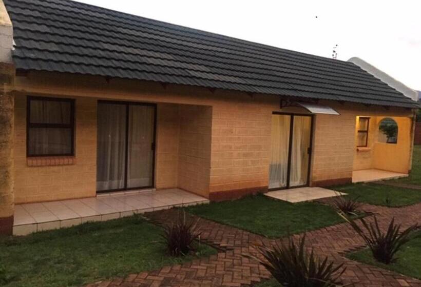 اتاق خانوادگی, Aloes Lodge