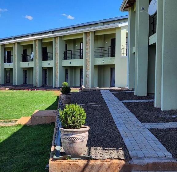 اتاق استاندارد سه نفره, Aloes Lodge