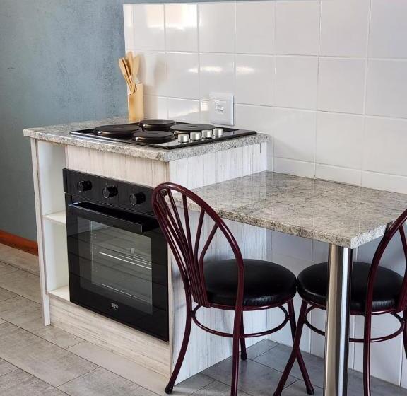 اتاق استاندارد سه نفره, Aloes Lodge