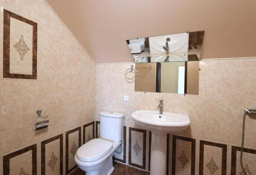 اتاق لوکس خانوادگی, Garnim Guest House