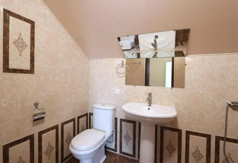 اتاق لوکس خانوادگی, Garnim Guest House