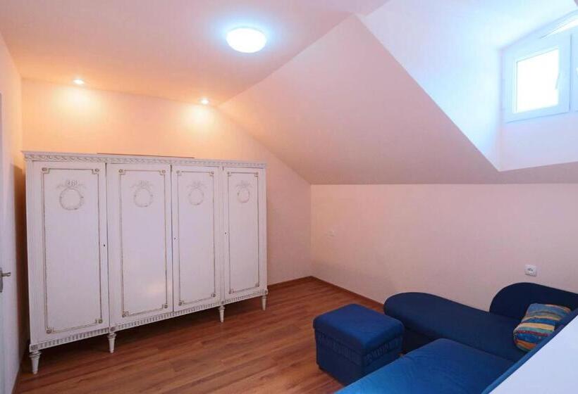 اتاق لوکس, Garnim Guest House