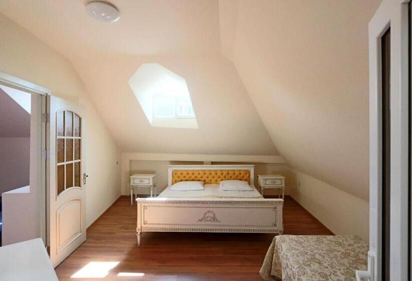 اتاق لوکس, Garnim Guest House