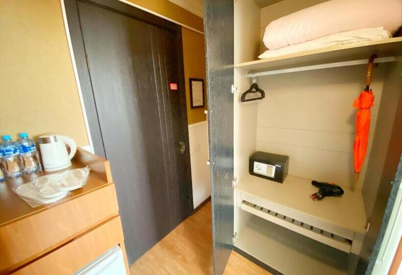 اتاق استاندارد سه نفره, Orange Kutaisi