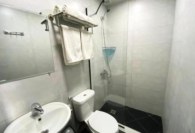 اتاق لوکس, Orange Kutaisi